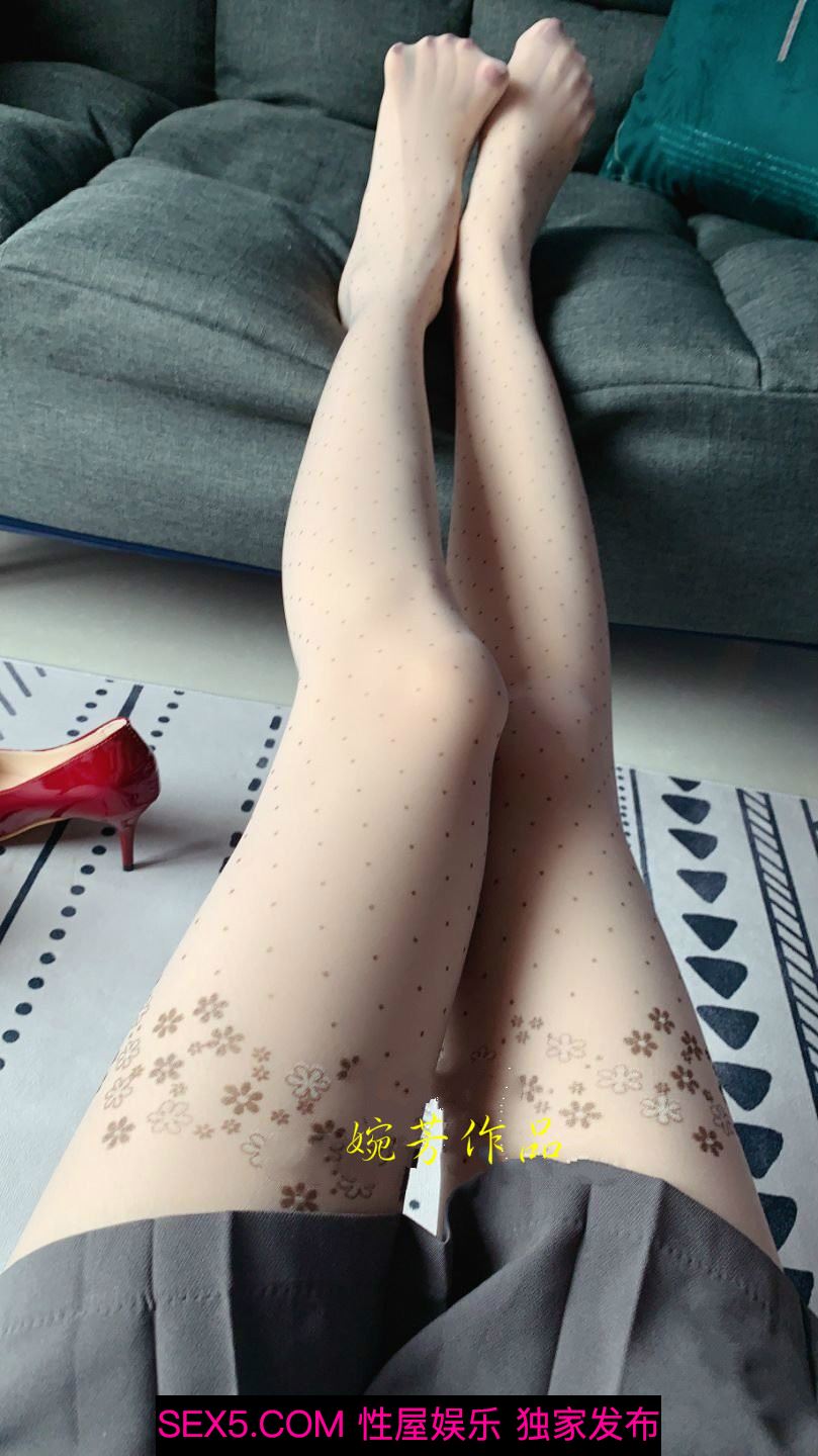 小哥哥要的真空连体丝袜!哥哥喜欢什么样的原味丝袜呀？爱你[21P]