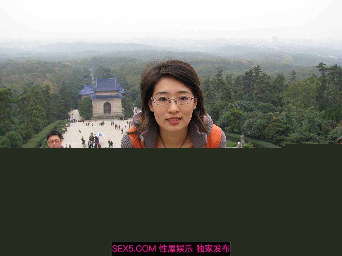 那一年我们一起去旅游，白天爬山黑夜耕田，终于把她的屄磨黑了 [34P]