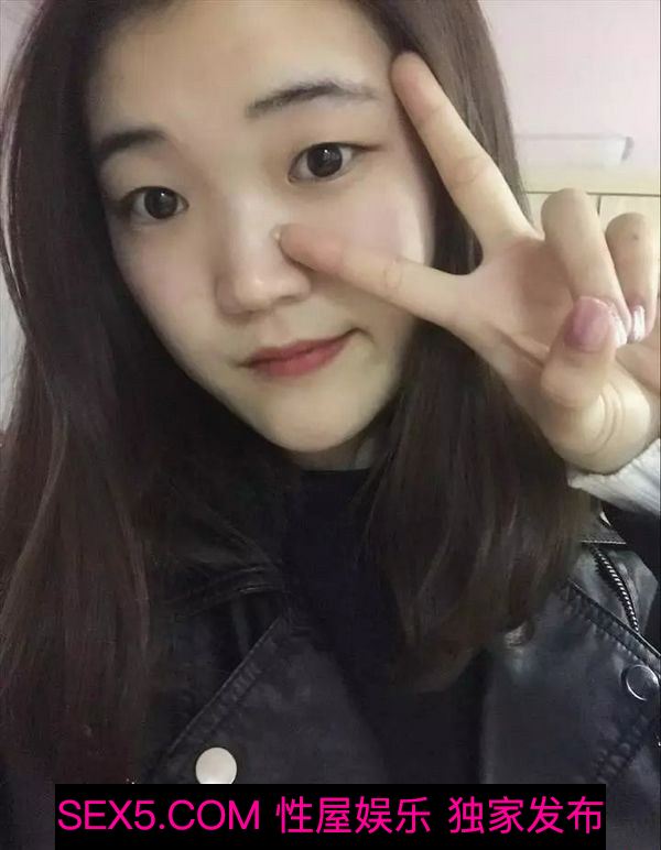 好清纯的学妹原来也这么骚气 [10P]