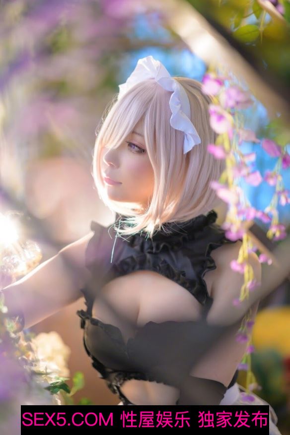 [寫真] 身材凹凸有致简直是人间极品 11区Coser izuis美图赏 [40P]