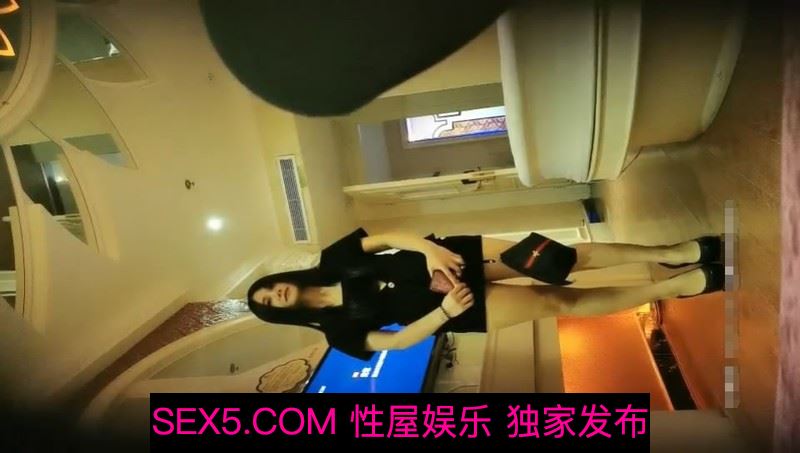 SPA桑拿洗浴会所严选胖表弟伟哥选秀身材苗条的广西老乡女技师看着AV享受非常不错的啪啪全套服务