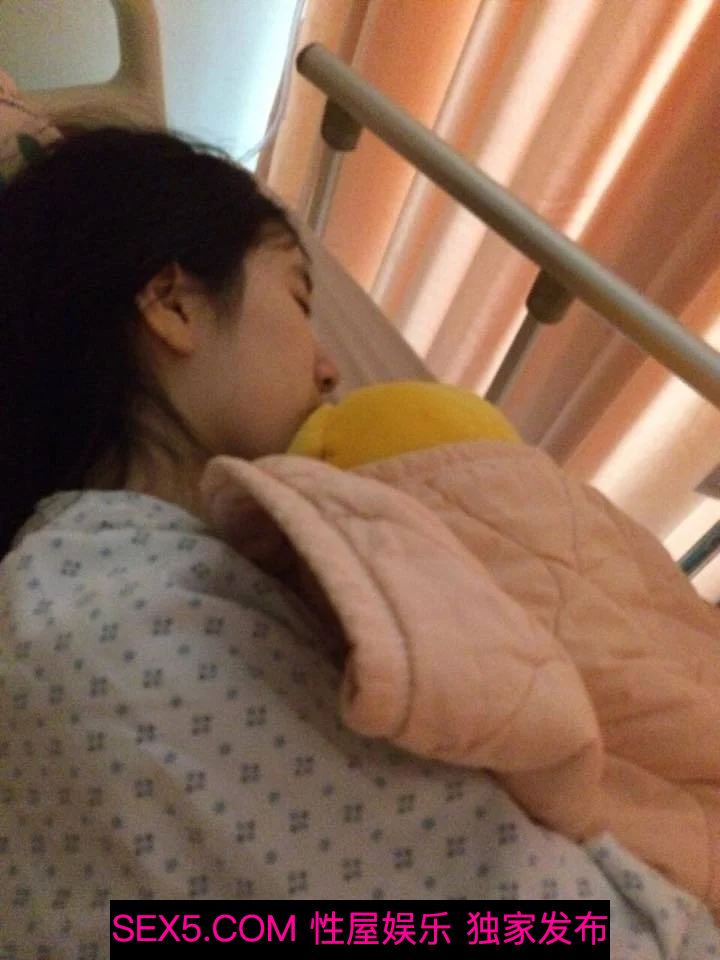 白嫩小炮友年轻粉嫩的感觉真好真得劲[15P]
