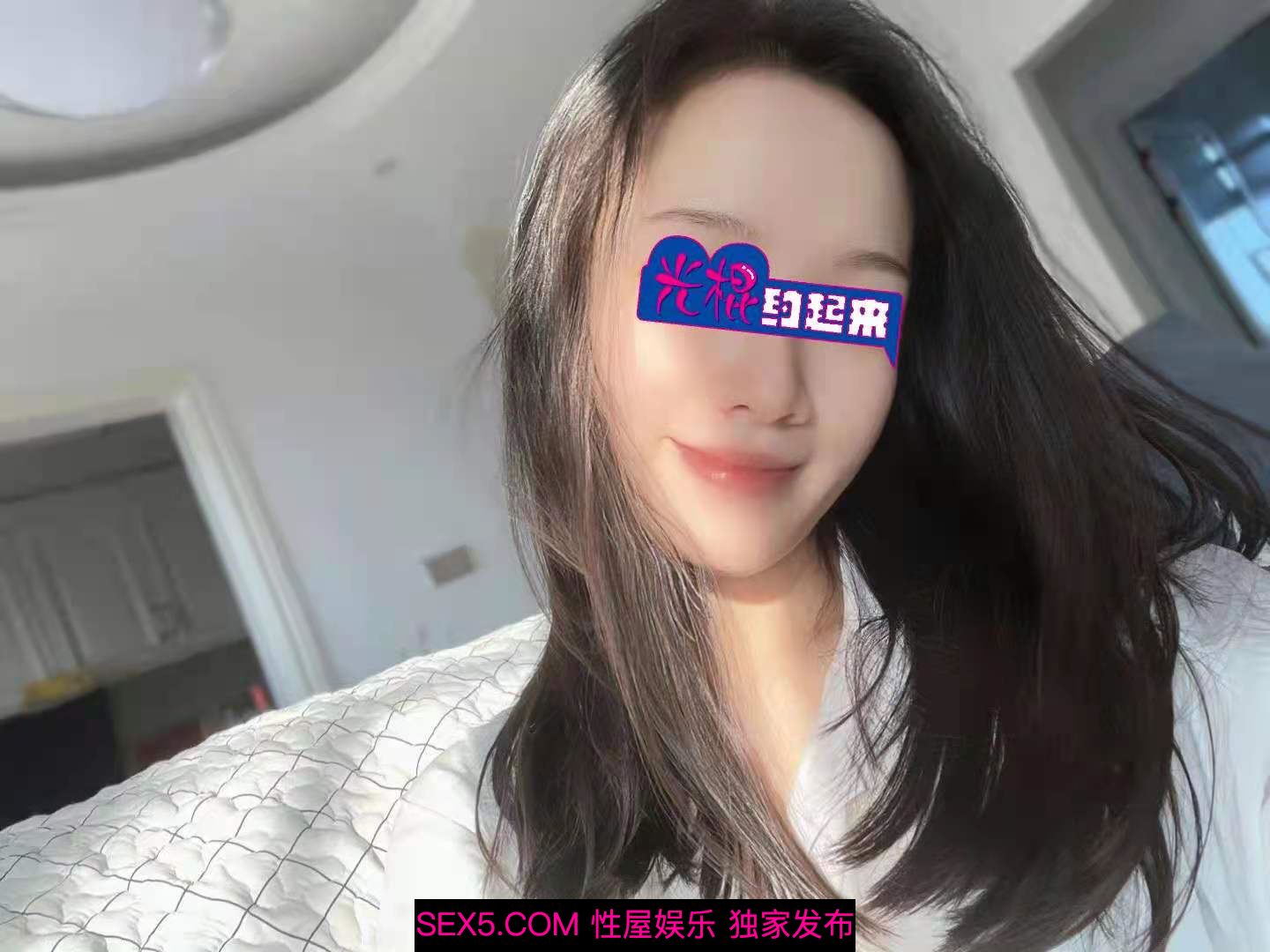 游客投稿，零零后的音乐系女大学生就是嫩，都说大学生活好，百闻不如一试，果然名不虚传。[37P]