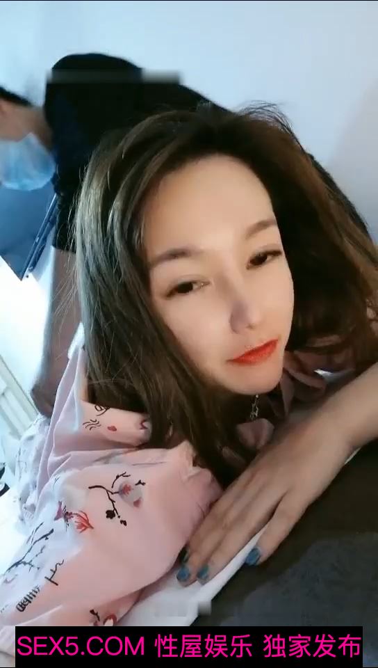 极品美少妇会所按摩呻吟娇喘挑逗男技师[MP4/335MB]