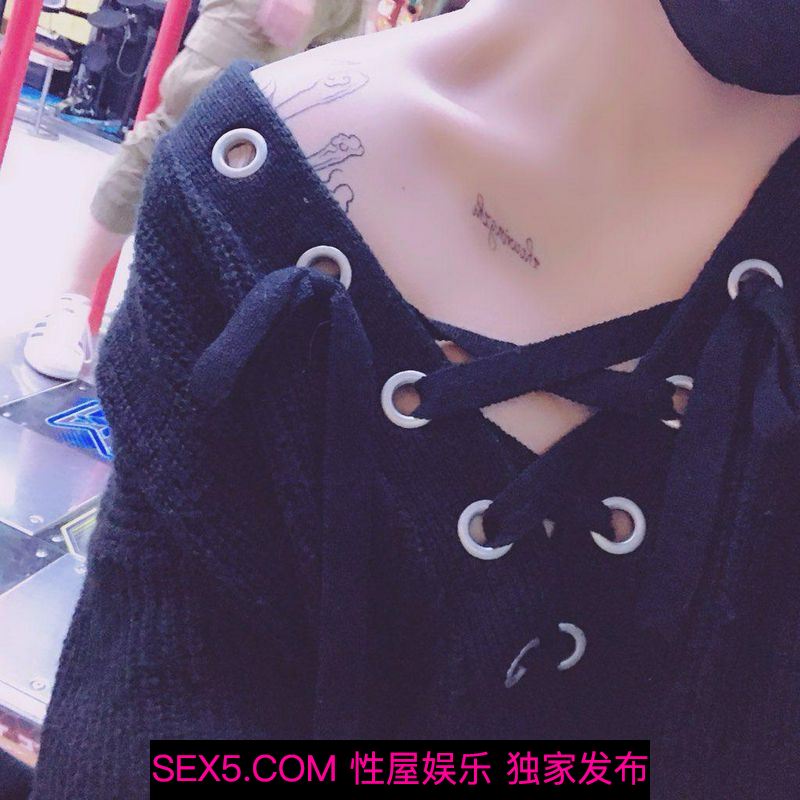 高校附近微胖性感的女纹身师[65P]