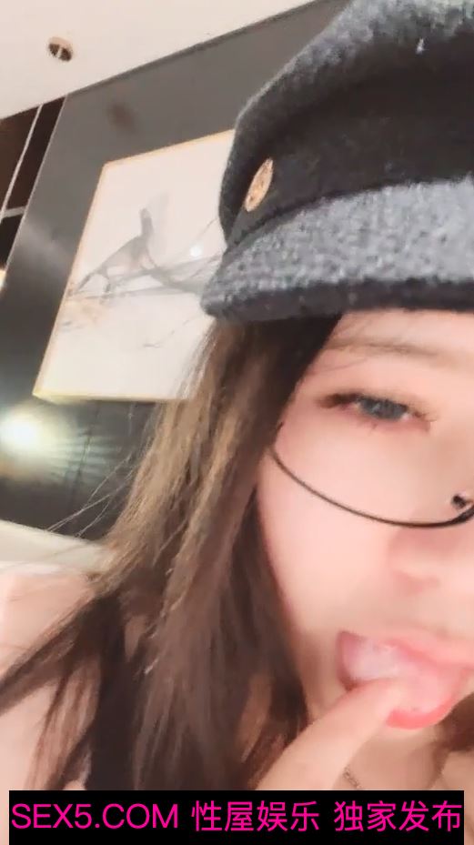 [MP4]STP23674 刚播粉嫩性感女神密码房大秀&amp;nbsp; 珍珠内裤极品肥穴&amp;nbsp; 脱衣舞换装很会玩诱惑&amp;nbsp; 奶头小穴多很粉&amp;nbsp; 掰穴特写很紧致 VIP2209