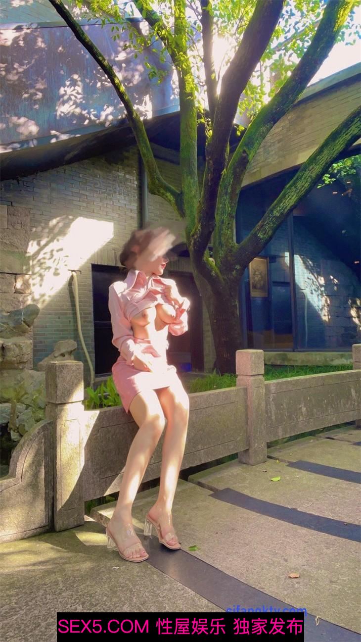 [MP4/1.34GB] 【極品女神❤️反差婊】豐乳細腰騷母狗『盯裆貓』超嫩蝴蝶逼喜歡露出 極品身材 胸大屁股大逼嫩 高清私拍46P