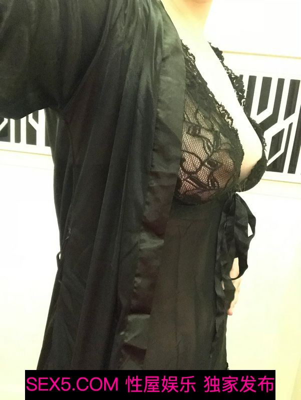 巨乳娇妻的黑森林，还没开操就已淫水直流[23P]