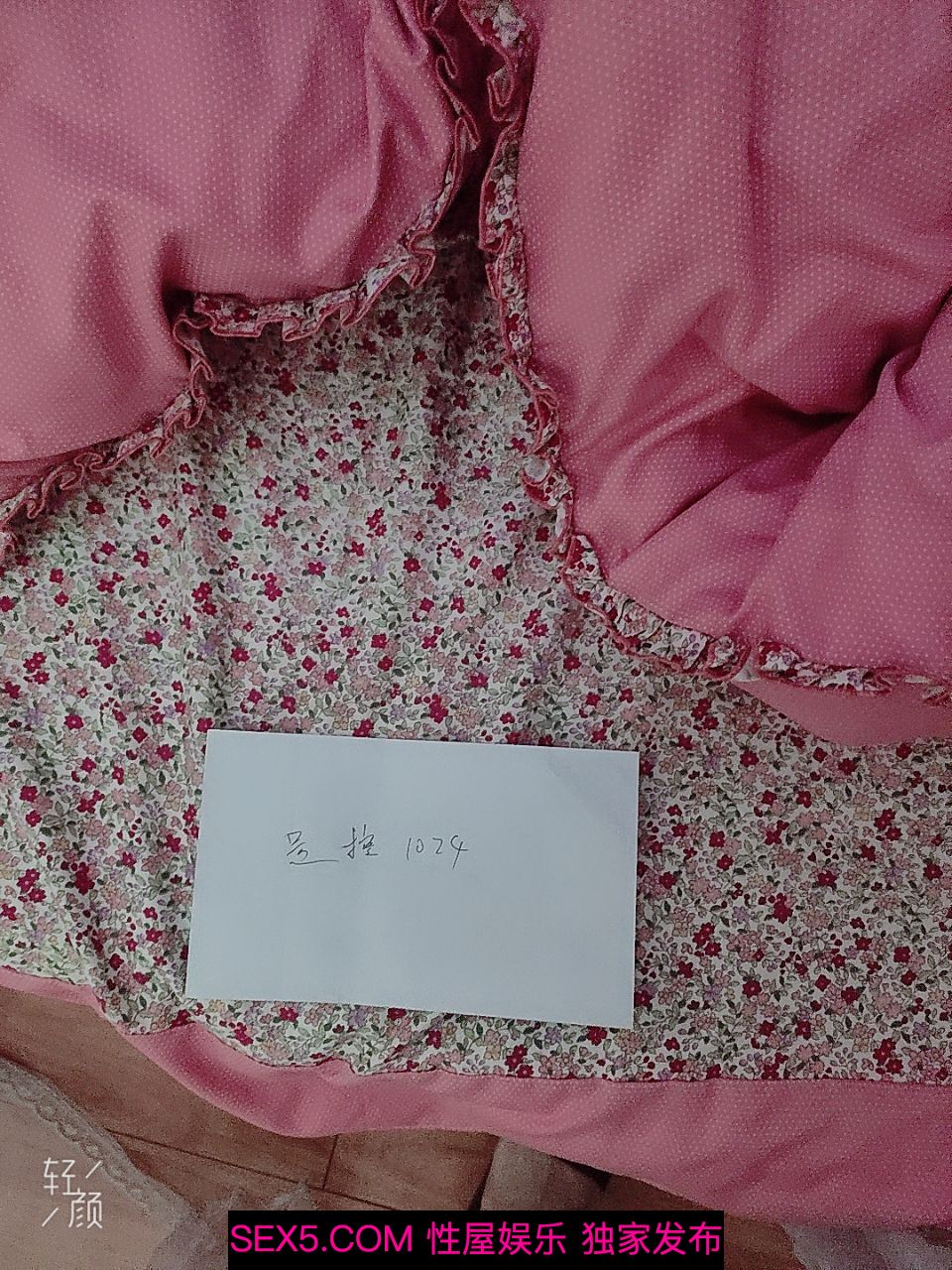 [原创][足控淫妻社]这么娇嫩的萝莉人妻，忍心下手么[18P]