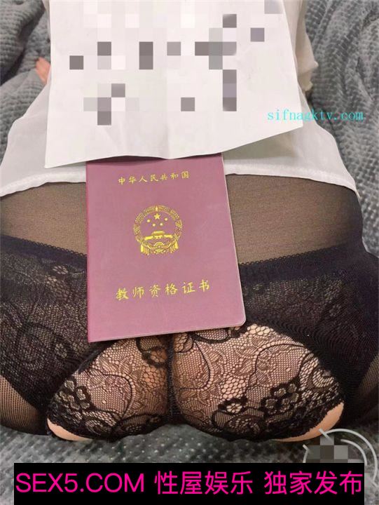 [MP4/3.5GB] 【最新封神 极品乱伦】 新 乱伦 28岁的教师姐姐后续4 把教师姐姐操到哭腔 干到抽搐一边用备课一边爆操 最后内射