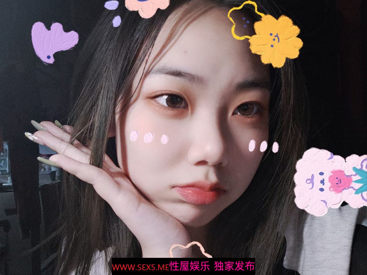 清纯的大学女神晚上也想被当成母狗使劲蹂躏[17P]