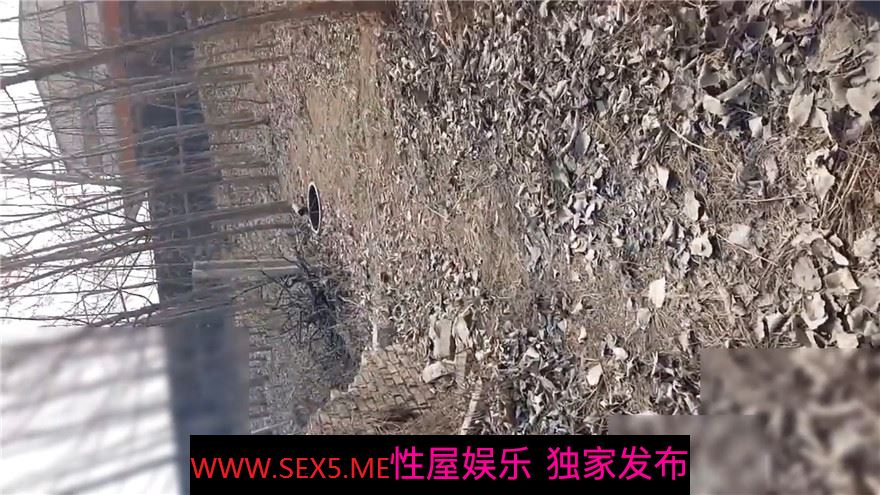 周末放假回陕北老家和可爱女友在野外打炮露脸 [271M/MP4]