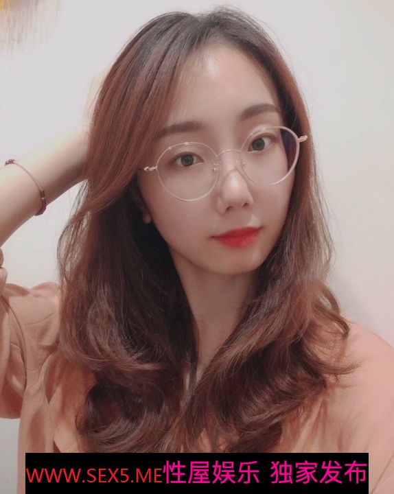 一个骚货[17P]