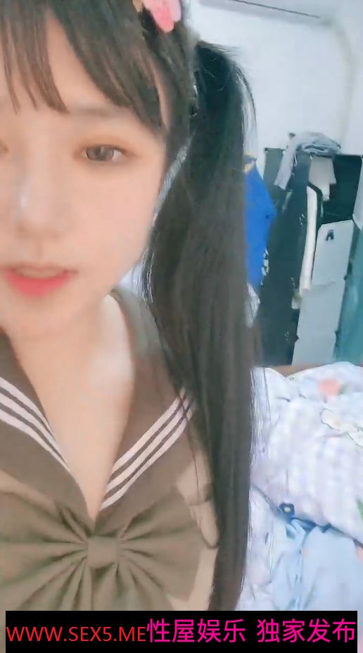 [MP4]STP26032 JK装02年双马尾萌妹，撩起裙子脱下内裤，这屁股太诱人了，逼逼粉嫩粉嫩，近距离特写，掰开洞洞给你看 VIP2209