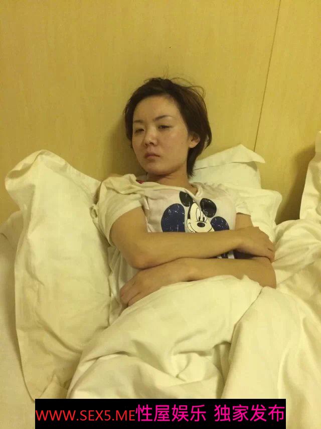 短发小妹骚逼骚[20]