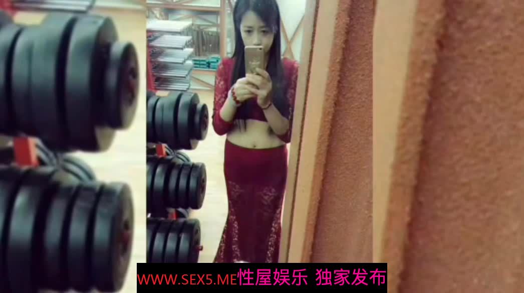 [MP4/ 510M] 专门操熟女约炮的肥猪哥这次勾搭上了同一小区保养的还不错的单亲妈妈 完美露脸