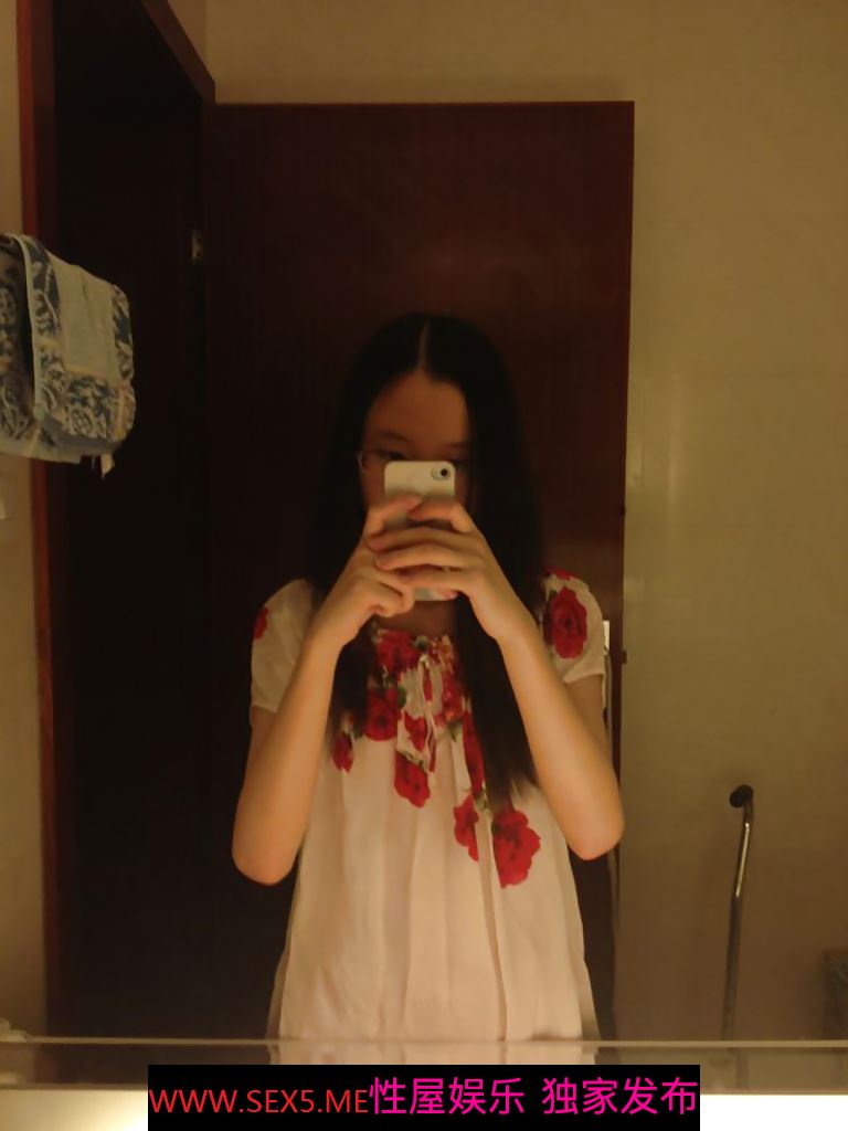 眼镜妹骚气十足[12P]