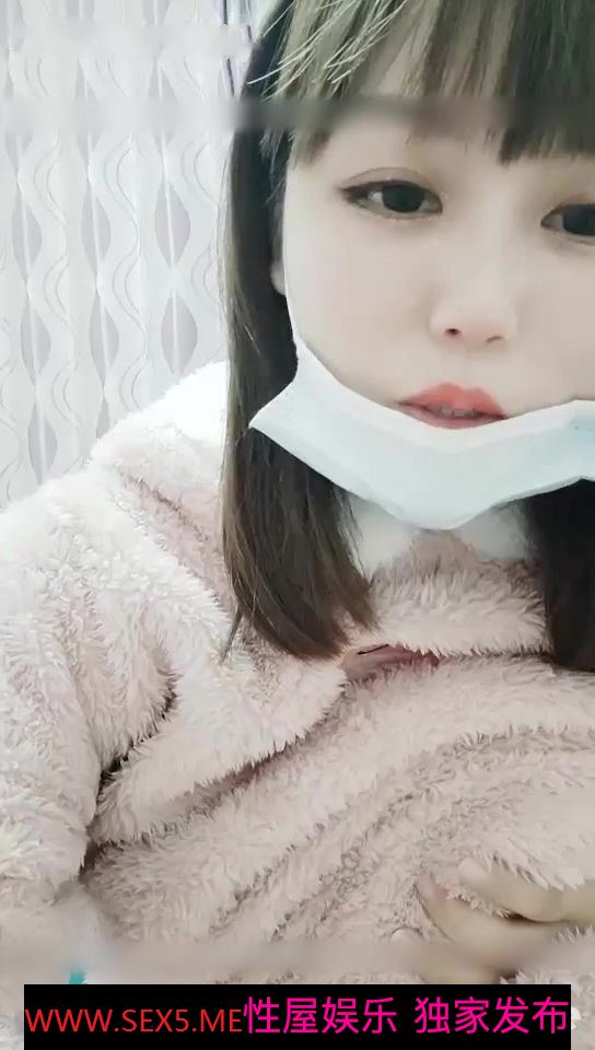 【国産】上質で若々しく美しい女子大生も海に出て、清楚で甘くてキュートなルックスでお尻に向かってバイブ挿入