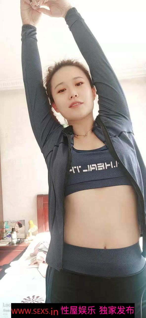 露脸少妇玩3P场面很刺激[10P]