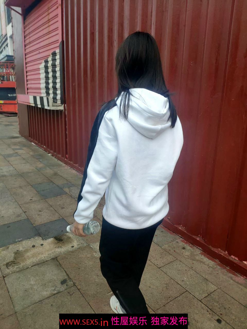 妹子不错白床单也因为爱情[10P]
