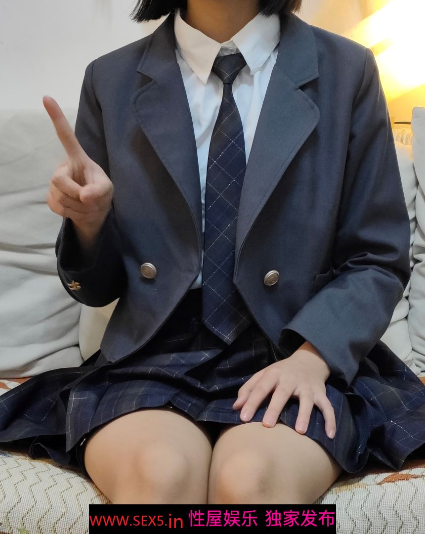 [原创][手势验证]第四弹！！女生视角~图多警告~记录一次野外露出＋捆绑狠狠羞辱欠操闺蜜的照片 [30P]