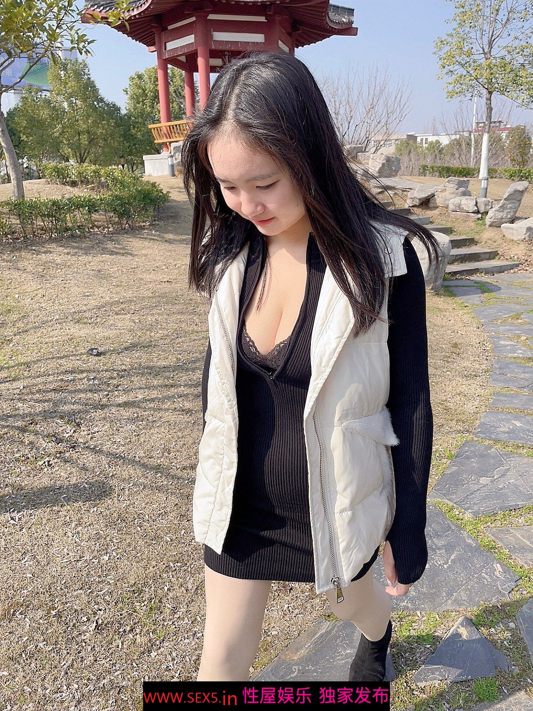 胸真大的露脸少妇真实露出[12P]