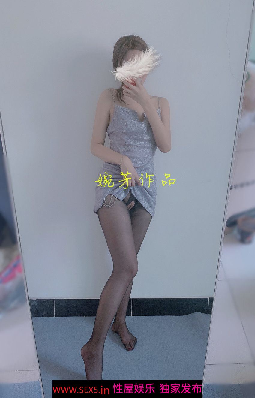 哥哥你可以用嘴巴或者肉棒来满足我的骚穴吗？不想自己一个人在家自慰了[20P]